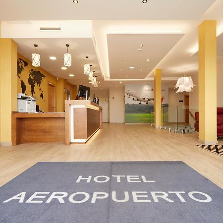 Hotel Arias Aeropuerto Santiago Del Monte Exterior foto