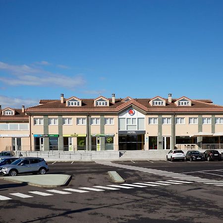 Hotel Arias Aeropuerto Santiago Del Monte Exterior foto